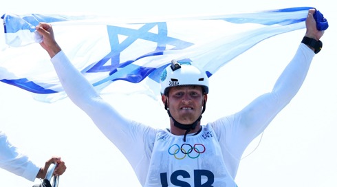 הישג אדיר: תום ראובני זכה במדליית הזהב בגלישת רוח