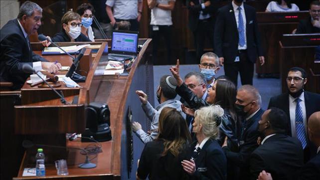 מהומה בכנסת בעקבות הצבעת ח"כ אביר קארה, 01.07.21