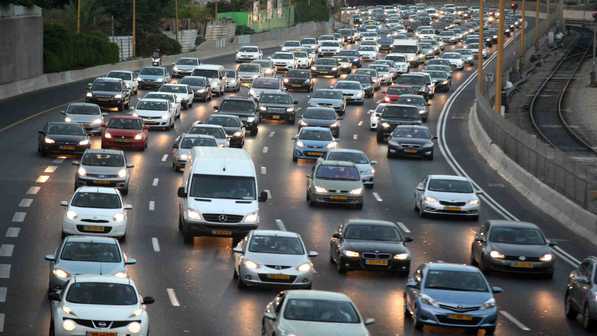 פקקים באיילון בדרך לארוחת חג בראש השנה, ספטמבר 201
