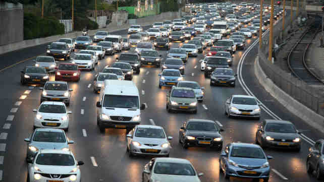 פקקים באיילון בדרך לארוחת חג בראש השנה, ספטמבר 201