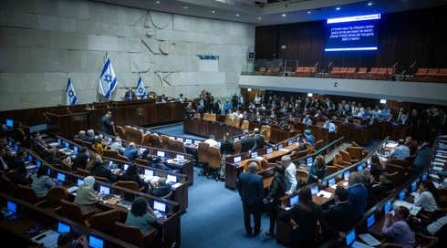 בקואליציה ובאופוזיציה תוקפים את "חוק הרבנים"