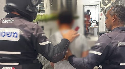 תושב בת ים בן 51 נעצר בחשד לאונס בת 18 במלון דירות בעיר