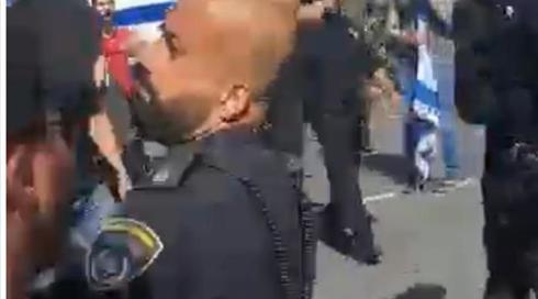 פרסום ראשון: הקצין שהשליך רימון הלם לעבר מפגינים נחקר במח"ש