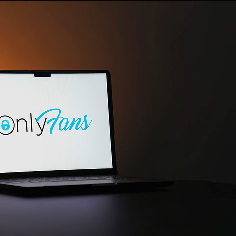 עשר שנים ל"OnlyFans": איך אתר תוכן למבוגרים הפך לאימפריה של מיליארדים