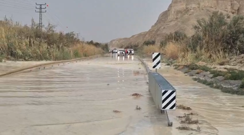 בעקבות שיטפונות: כבישים בערבה נסגרו, הכניסה לאילת נחסמה