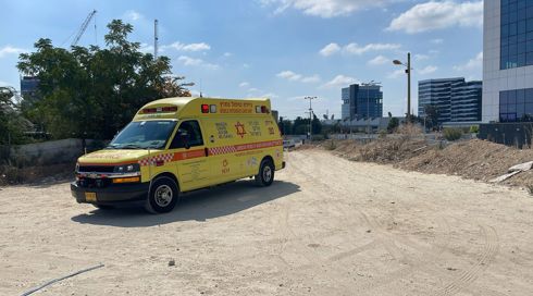 חשד לרצח בחולון: גופת גבר, כבן 40, אותרה באזור תעשייה