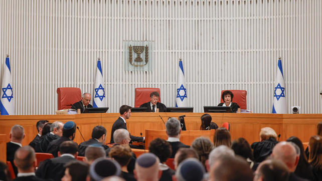 דיון בבג"ץ - פיטורי רונן בר