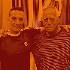 יקיר אביב בשעת יצירה