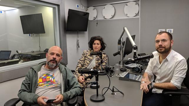 שיר ראובן וחן אביגדורי ב"מה קורה כאן"