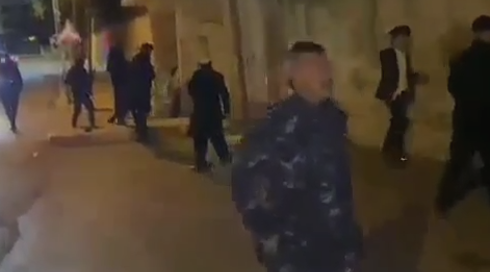 תיעוד חריג: עשרות חסידי ברלנד נכנסו הלילה ללא תיאום לקבר יוסף בשכם