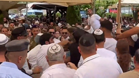 צעקות בקטסים