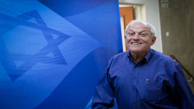 שר הרווחה חיים כץ בכניסה לישיבת קבינט, אפריל 2017
