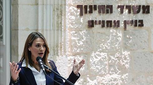 מתקפה במערכת החינוך נגד שאשא ביטון בגלל המתווה לצמצום בגרויות: "מקצועות יאבדו חשיבות"