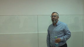 ראש עיריית חריש יצחק קשת מואשם בעבירות מין: "מסוכן לתושבות העיר"