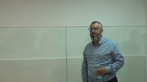 ראש עיריית חריש יצחק קשת מואשם בעבירות מין: "מסוכן לתושבות העיר"