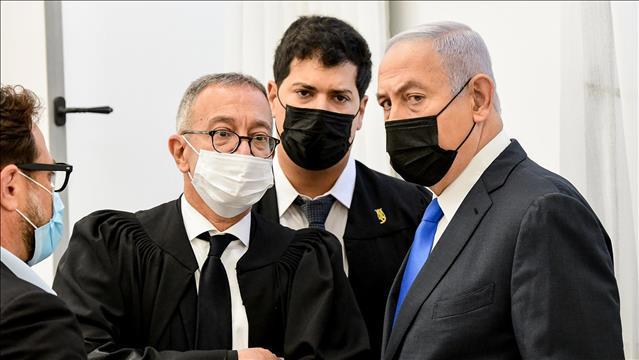נתניהו עם עורכי דינו בדיון במשפטו ב-08.02.21