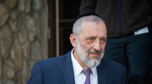 "התגייסות דרעי למען הטסים לאומן - מטעויותיו החמורות"