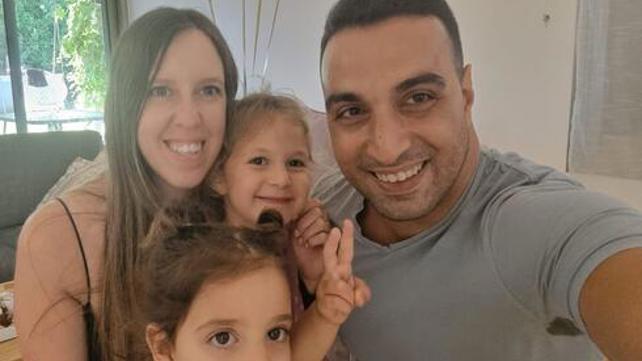 משפחת אשר, יוני, דורון, רז ואביב