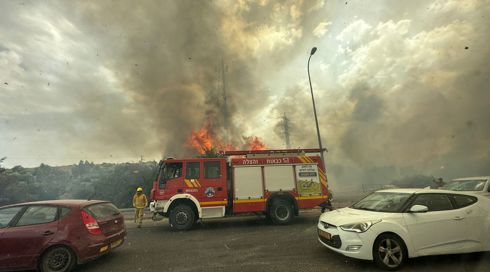לאחר כ-12 שעות: הושגה שליטה על כ-300 שריפות, החשמל חוזר לתושבים שנותקו