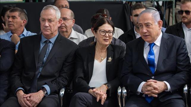 בנימין נתניהו, בני גנץ, אסתר חיות