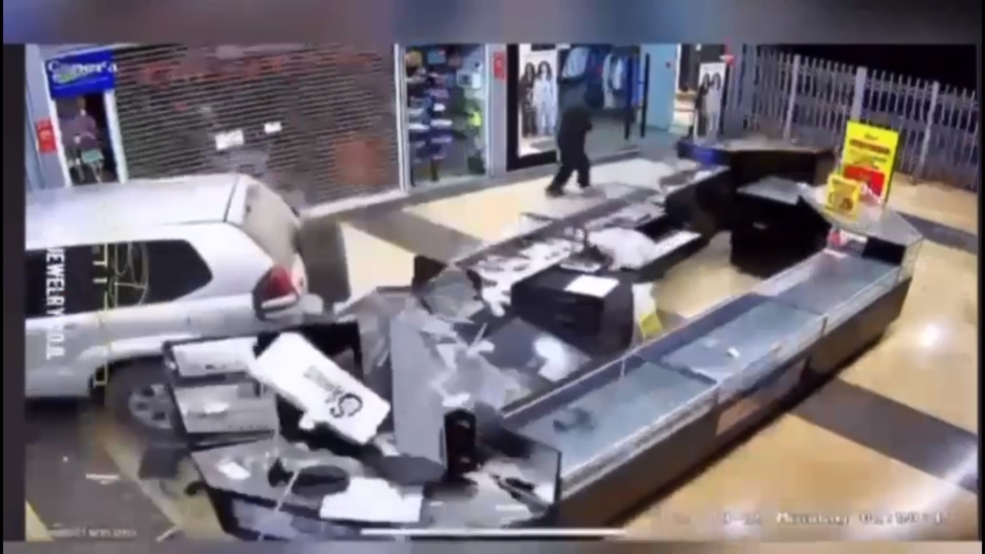תיעוד הפריצה לחנות התכשיטים ביקנעם