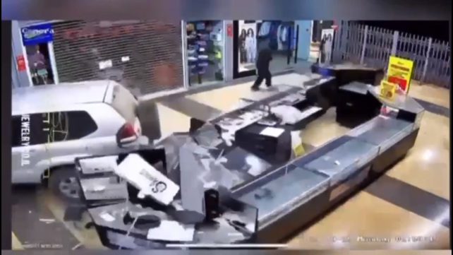 תיעוד הפריצה לחנות התכשיטים ביקנעם