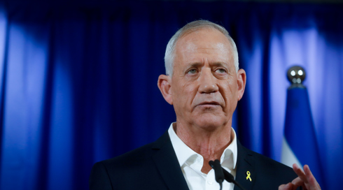 גנץ על נסיעת רה"מ לארה"ב ללא קציני צה"ל: ''זה קצת מחשיד''
