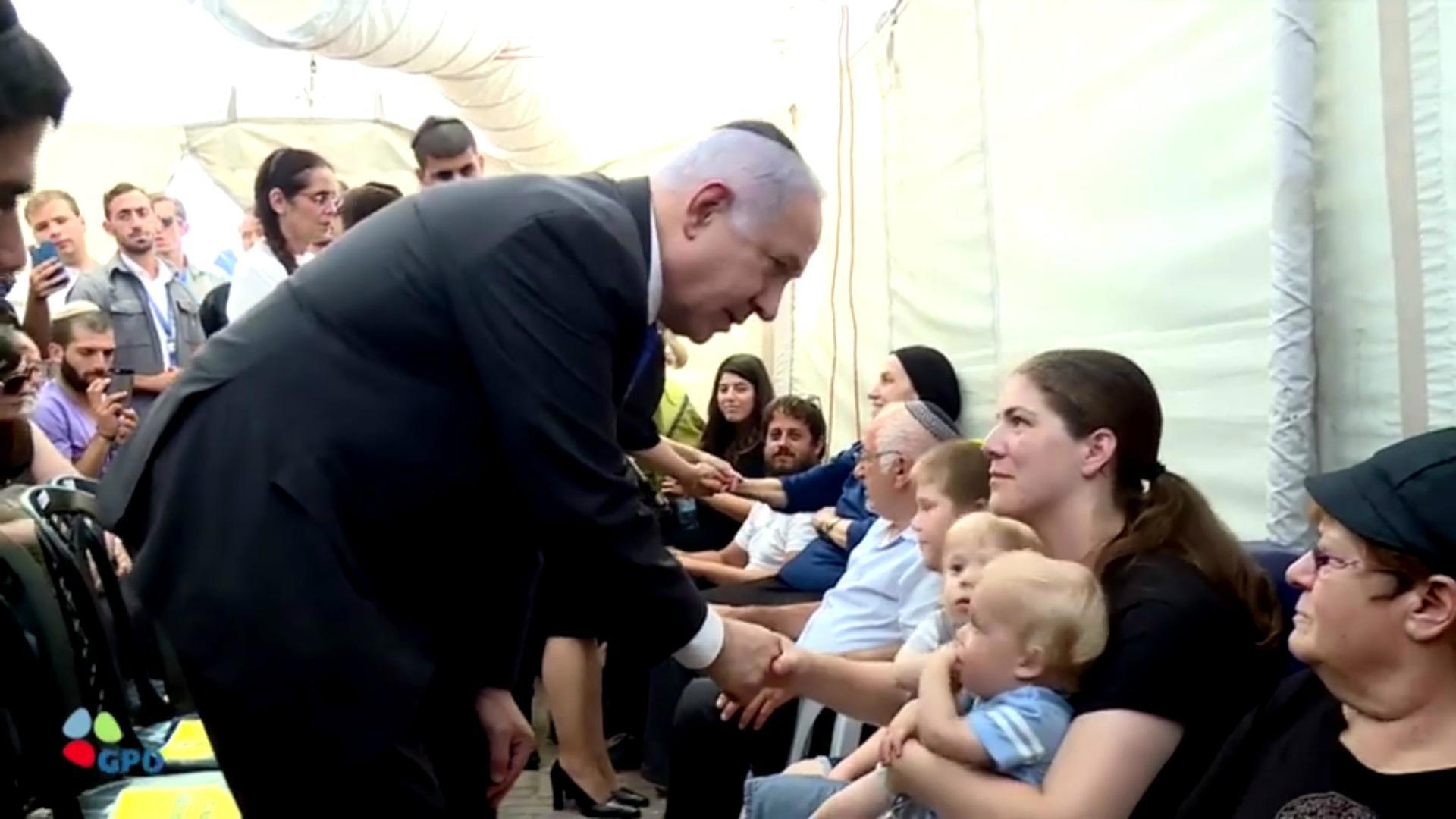 נתניהו בשבעה של משפחת סלומון