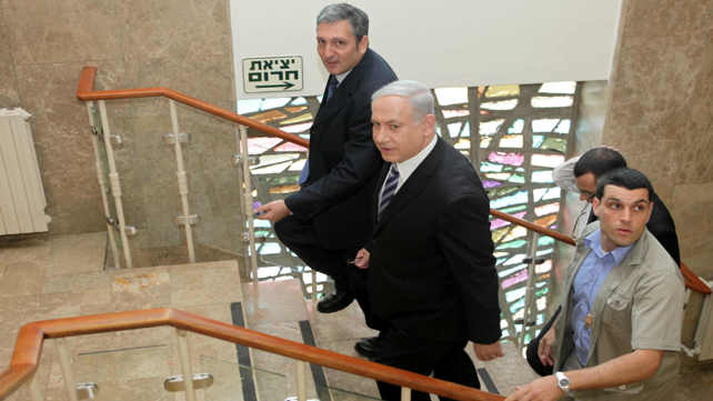 רה"מ בנימין נתניהו וניר חפץ