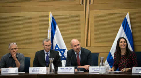 גורמים בקואליציה הודו: חוק הלאום לא יקודם עוד