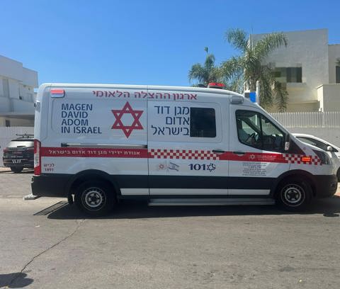 אמבולנס, מגן דוד אדום