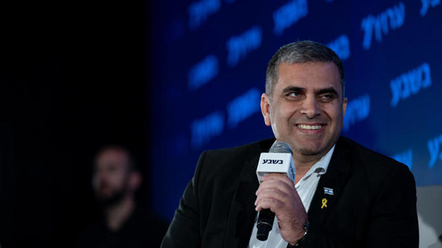השר אופיר סופר