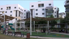 מחיר למשתכן? בזמן שרבים מחכים להגרלות - יש מי שמוכר את הדירות במיליונים