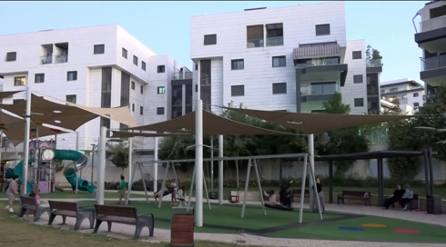 מחיר למשתכן? בזמן שרבים מחכים להגרלות - יש מי שמוכר את הדירות במיליונים
