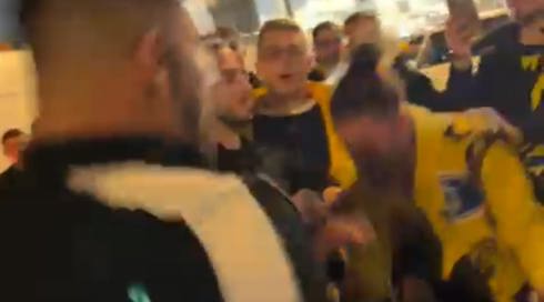בסיום המשחק בין בית"ר ירושלים לאשדוד: השוער המפסיד התעמת עם אוהדים מתוך ומחוץ לאצטדיון