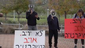 רחובות זועמים: מאה ימי החסד של הממשלה נגמרו אחרי שבועיים 