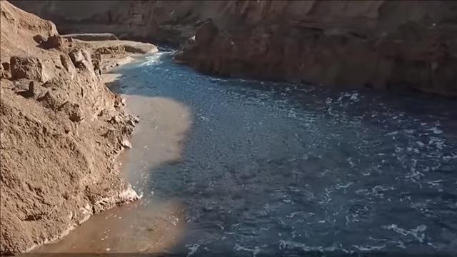 הנהר הסודי ליד ים המלח