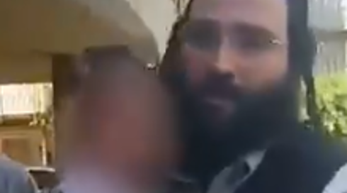 פעוטה חולצה מרכב בבני ברק: "הייתה אדומה בלי אוויר"