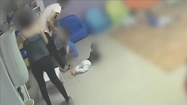 התעללות בפעוטון בראש העין