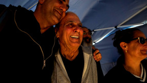 שרד 482 ימים בשבי בגיל 80: גדי מוזס מתאחד עם ילדיו