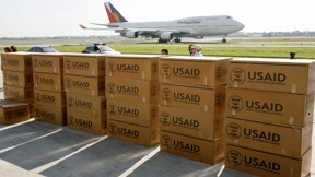 ארגזי סיוע של USAID