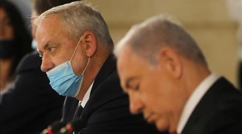 בכירים בליכוד: בכחול לבן דורשים - נתניהו וגנץ ייכנסו יחד למליאת הכנסת