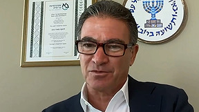 יוסי כהן נגד ראש ממשלת בריטניה: "פוליטיקה עלובה ולא מכבדת"