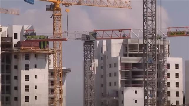 מנוף ובניין