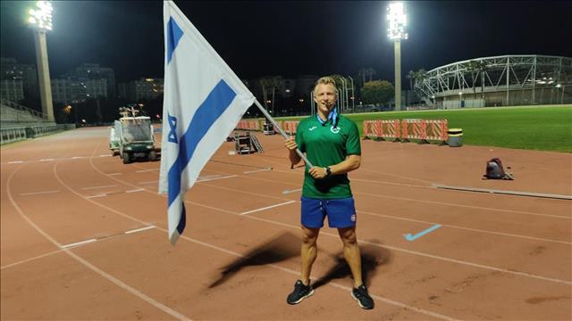 אלוף ישראל בקרב רב אריאל אטיאס לאחר ששבר את השיא הישראלי 15.06.20