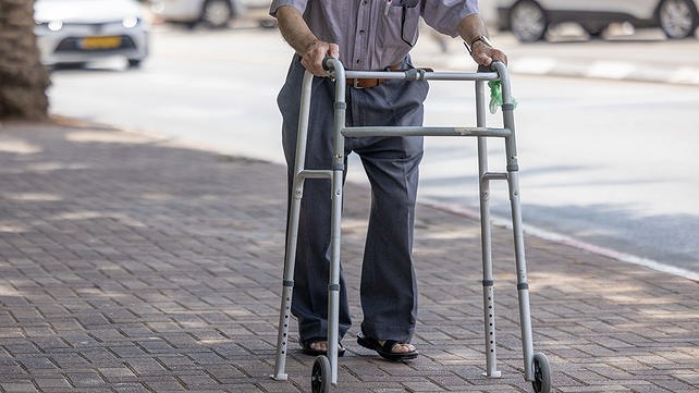 קשיש, אילוסטרציה