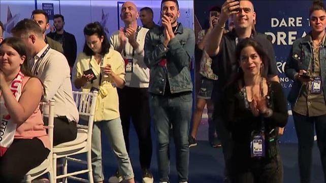לנו הישראלים, חצי הגמר של האירוויזיון היה בעיקר מקור של גאווה על הפקה 