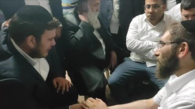 הצעיר שניסה להציל את ידידיה לא עצר את הדמעות