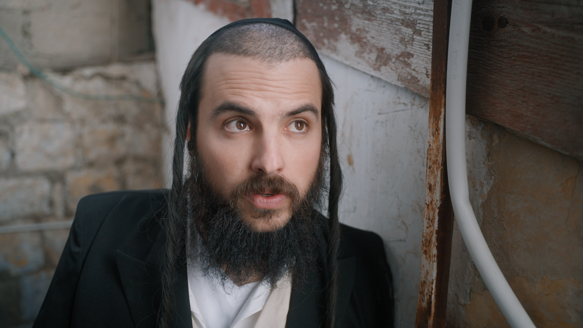 אסף הרץ, מתוך "אנדרגראונד מאה שערים"