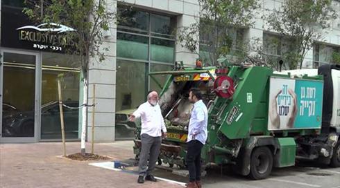 בעל עסק ברמת גן טוען: ראש העיר מתנקם בי בעזרת משאית זבל